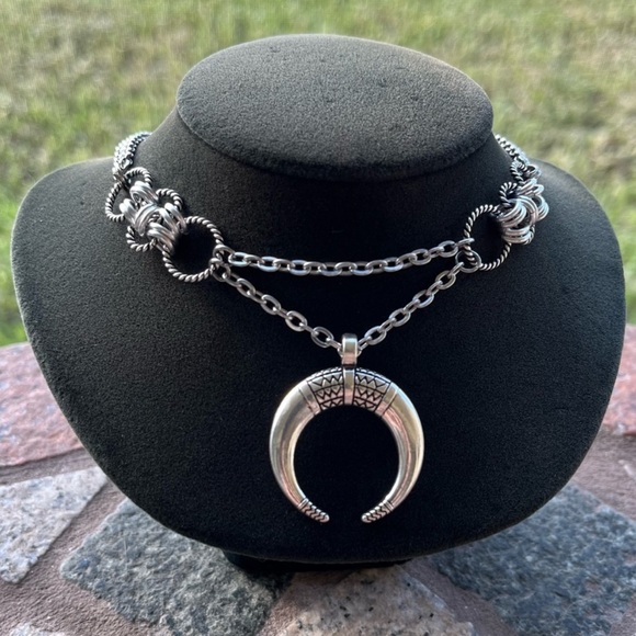 Handmade maille choker & up side down moon charm necklace - Picture 8 of 11